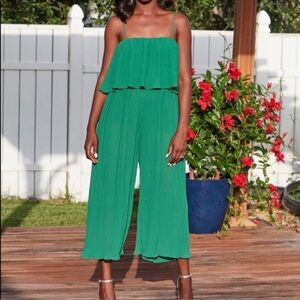Ethan N Joy‎ Green Pleated Jumpsuit Size Medium